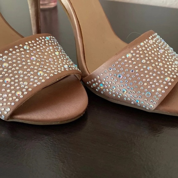 High heels - Picture 2 of 4